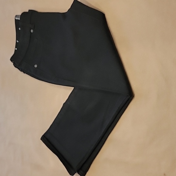 SO Size 9 Black Cropped Jeans, Stretch. Excellent Used Condition - Picture 1 of 14